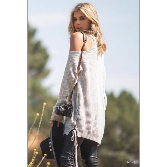 • LAST • H P • 5 🌟 Open Shoulder Sweater - Gray - Picture 2 of 4